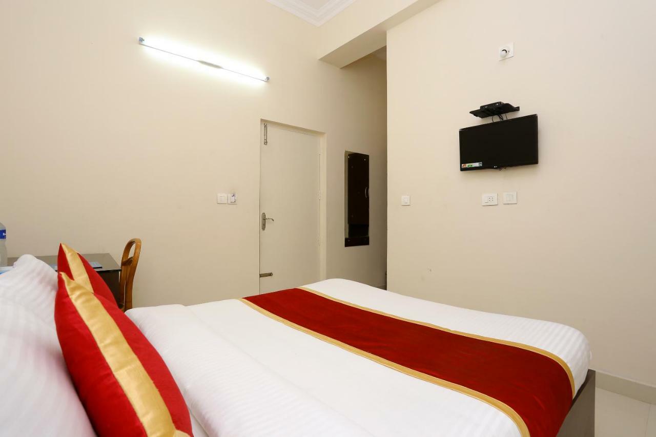 Oyo 9118 Saravana Inn Thiruvananthapuram Exterior foto